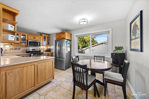 Tiny photo for 680 N Constitution Drive, Aurora, IL 60506 (MLS # 12771808)