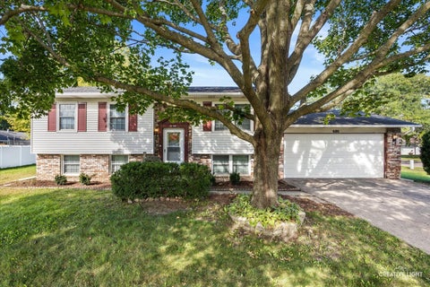 Photo of 680 N Constitution Drive, Aurora, IL 60506 (MLS # 12771808)