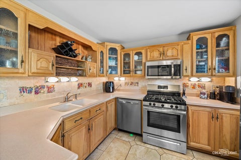 Tiny photo for 680 N Constitution Drive, Aurora, IL 60506 (MLS # 12771808)