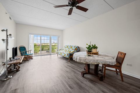 Tiny photo for 405 S Creekside Drive #404, Palatine, IL 60074 (MLS # 12679576)