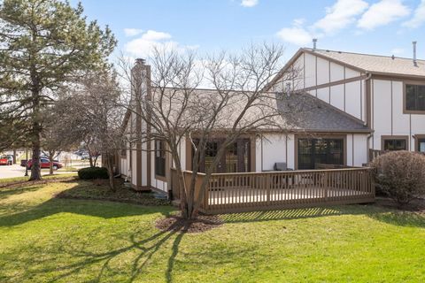 Tiny photo for 933 Wheaton Oaks Drive, Wheaton, IL 60187 (MLS # 12600429)