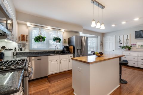 Tiny photo for 933 Wheaton Oaks Drive, Wheaton, IL 60187 (MLS # 12600429)