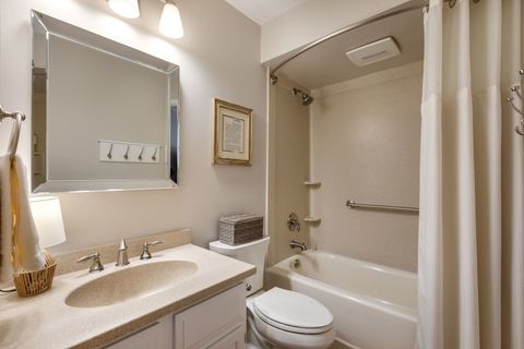 Tiny photo for 933 Wheaton Oaks Drive, Wheaton, IL 60187 (MLS # 12600429)