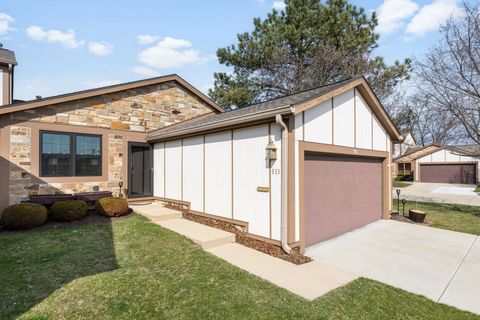 Tiny photo for 933 Wheaton Oaks Drive, Wheaton, IL 60187 (MLS # 12600429)