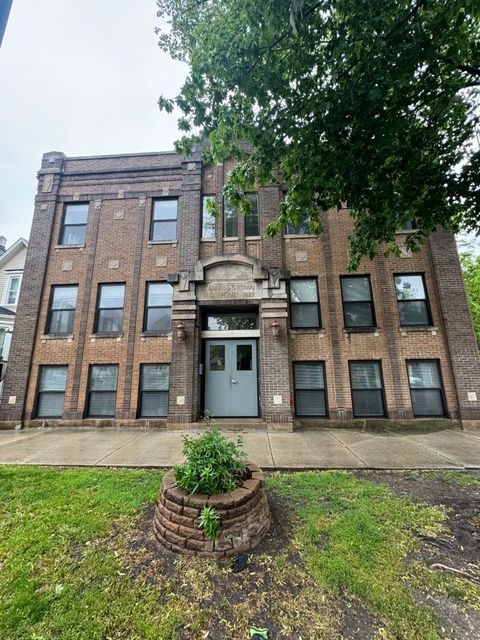 1856 N Sawyer Avenue 102 Chicago IL 60647