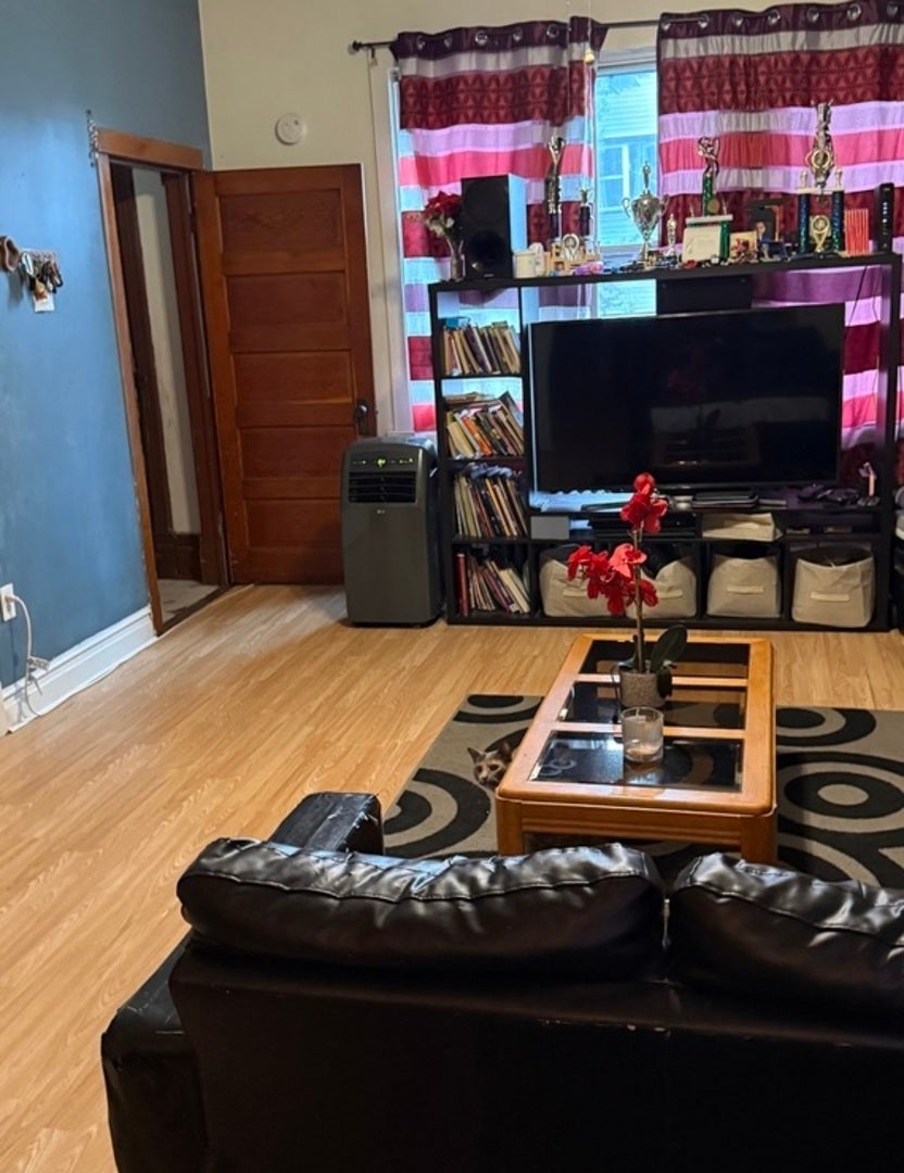 3303 W 38th Place