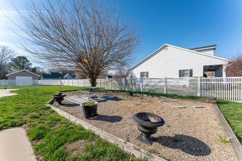Tiny photo for 810 New Day Way, Marion, IL 62959 (MLS # 12588716)