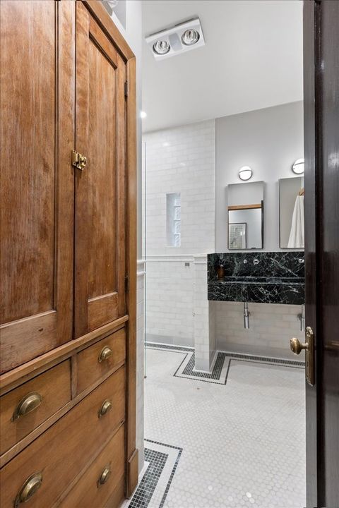 Tiny photo for 4176 N Clarendon Avenue #1N, Chicago, IL 60613 (MLS # 12595777)