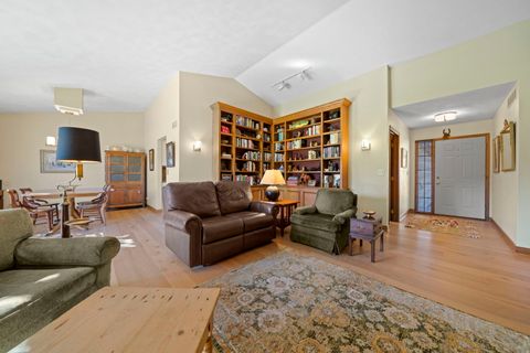 Tiny photo for 6641 Thomas Parkway, Rockford, IL 61114 (MLS # 12512237)
