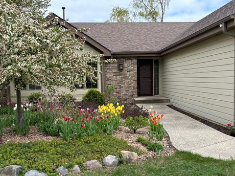 Tiny photo for 6641 Thomas Parkway, Rockford, IL 61114 (MLS # 12512237)