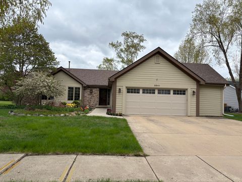 Tiny photo for 6641 Thomas Parkway, Rockford, IL 61114 (MLS # 12512237)