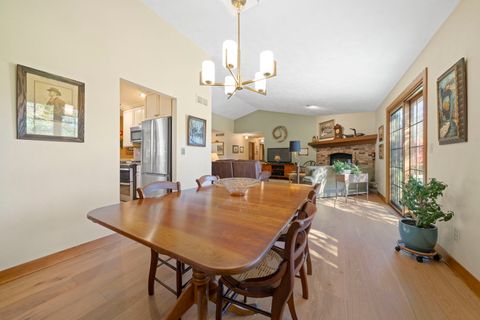 Tiny photo for 6641 Thomas Parkway, Rockford, IL 61114 (MLS # 12512237)