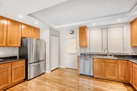 Tiny photo for 2033 W Fargo Avenue #2, Chicago, IL 60645 (MLS # 12600887)