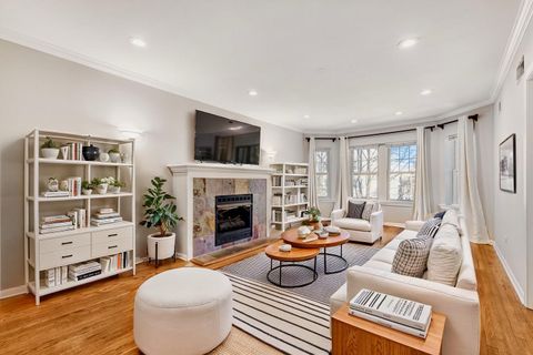 Tiny photo for 2033 W Fargo Avenue #2, Chicago, IL 60645 (MLS # 12600887)