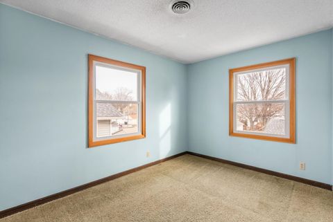 Tiny photo for 2334 5th Street, Moline, IL 61265 (MLS # 100000200)