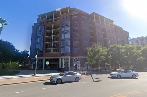 437 W Division Street P-39 Chicago IL 60610