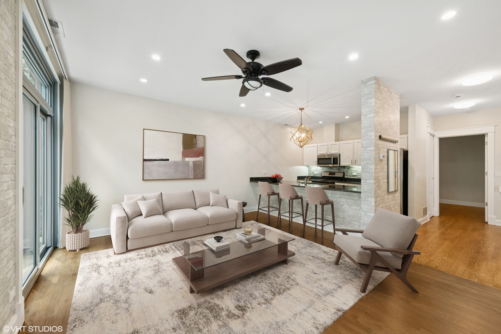 23 N Racine Avenue 405