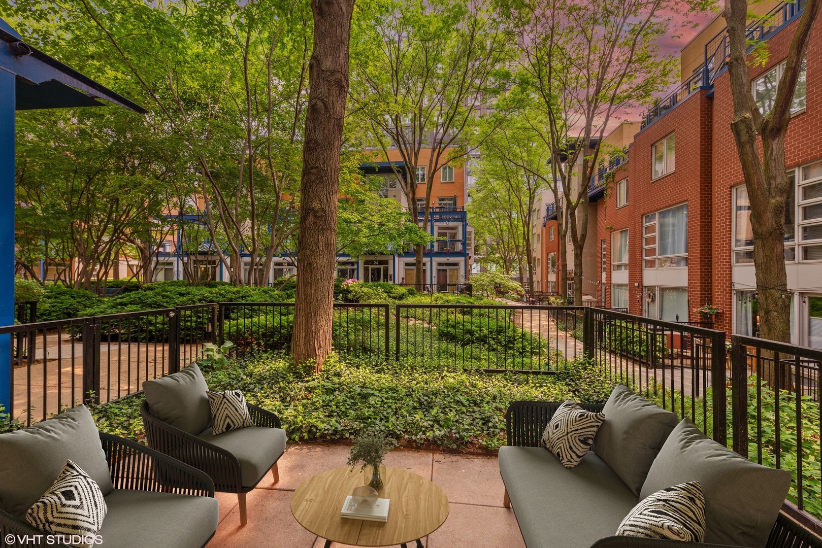 23 N Racine Avenue 405