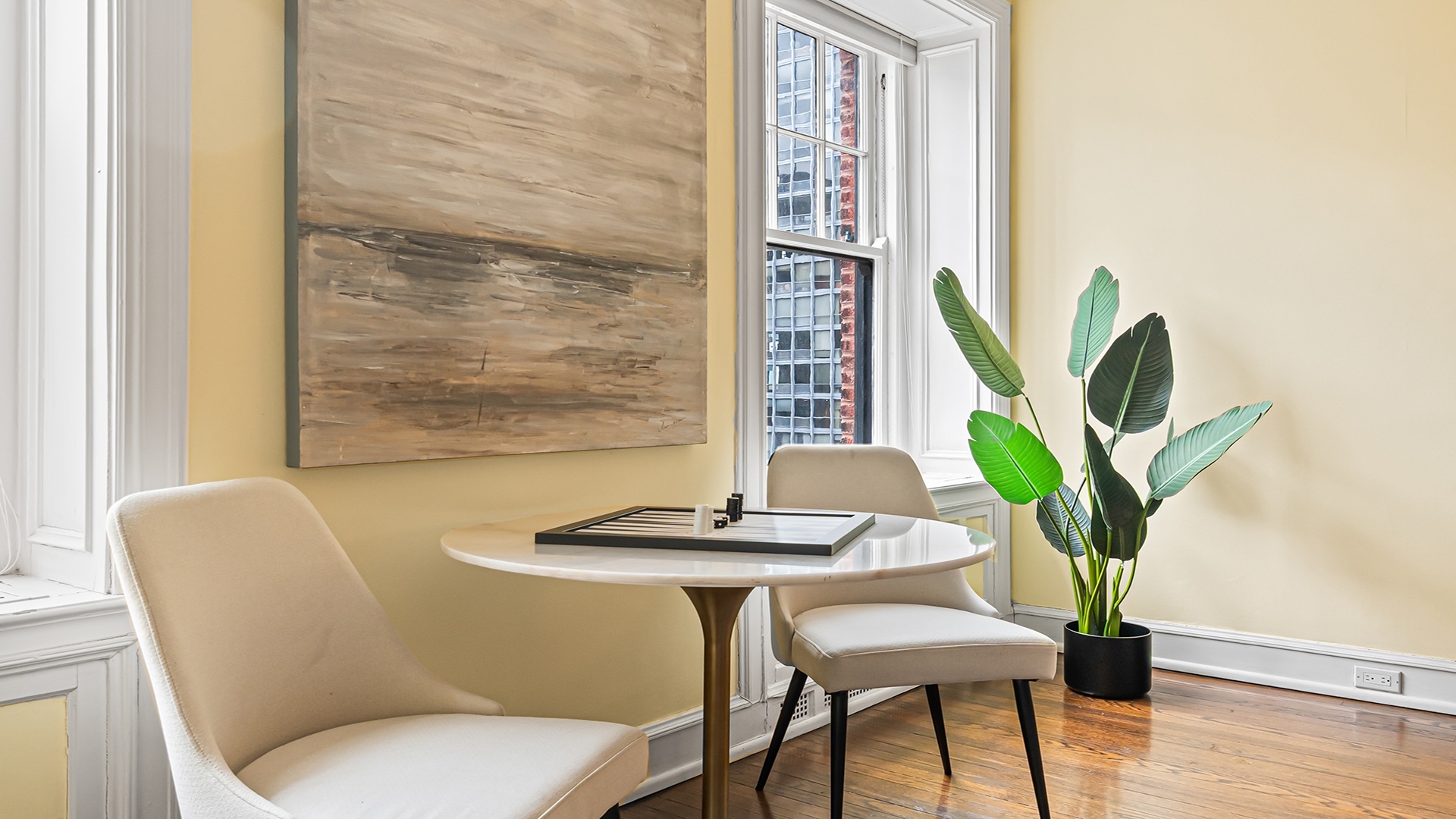 227 E Delaware Place 8C