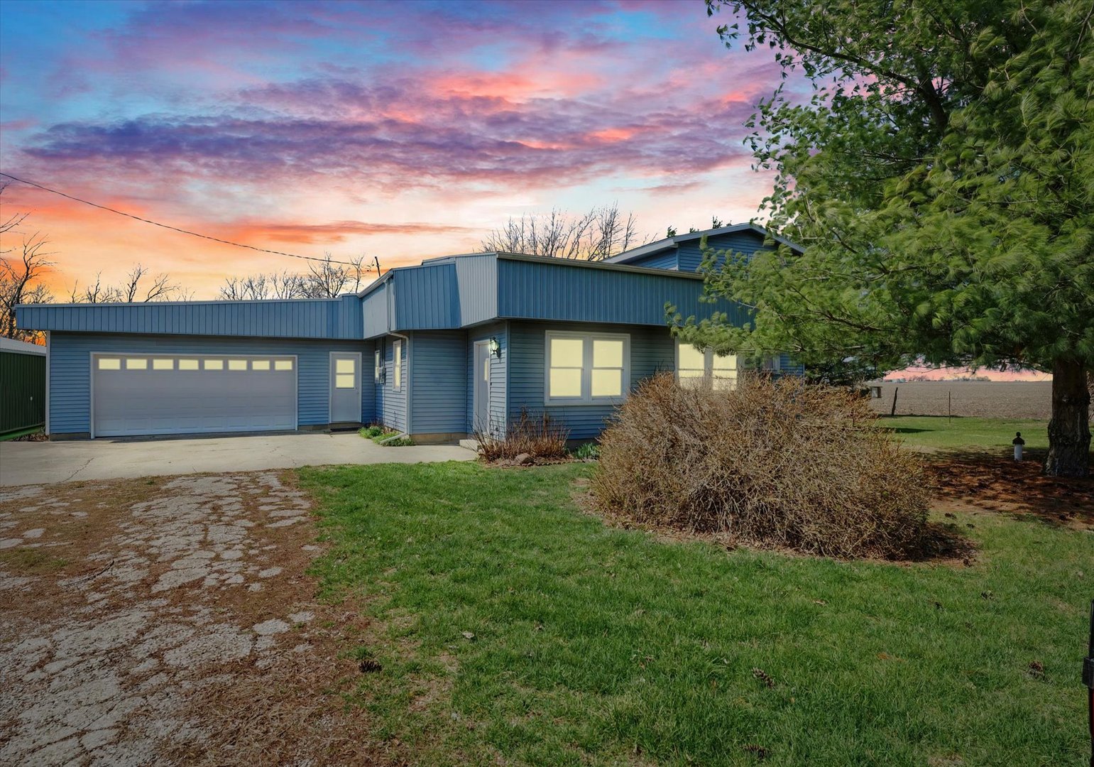 3055 County Road 1200 E