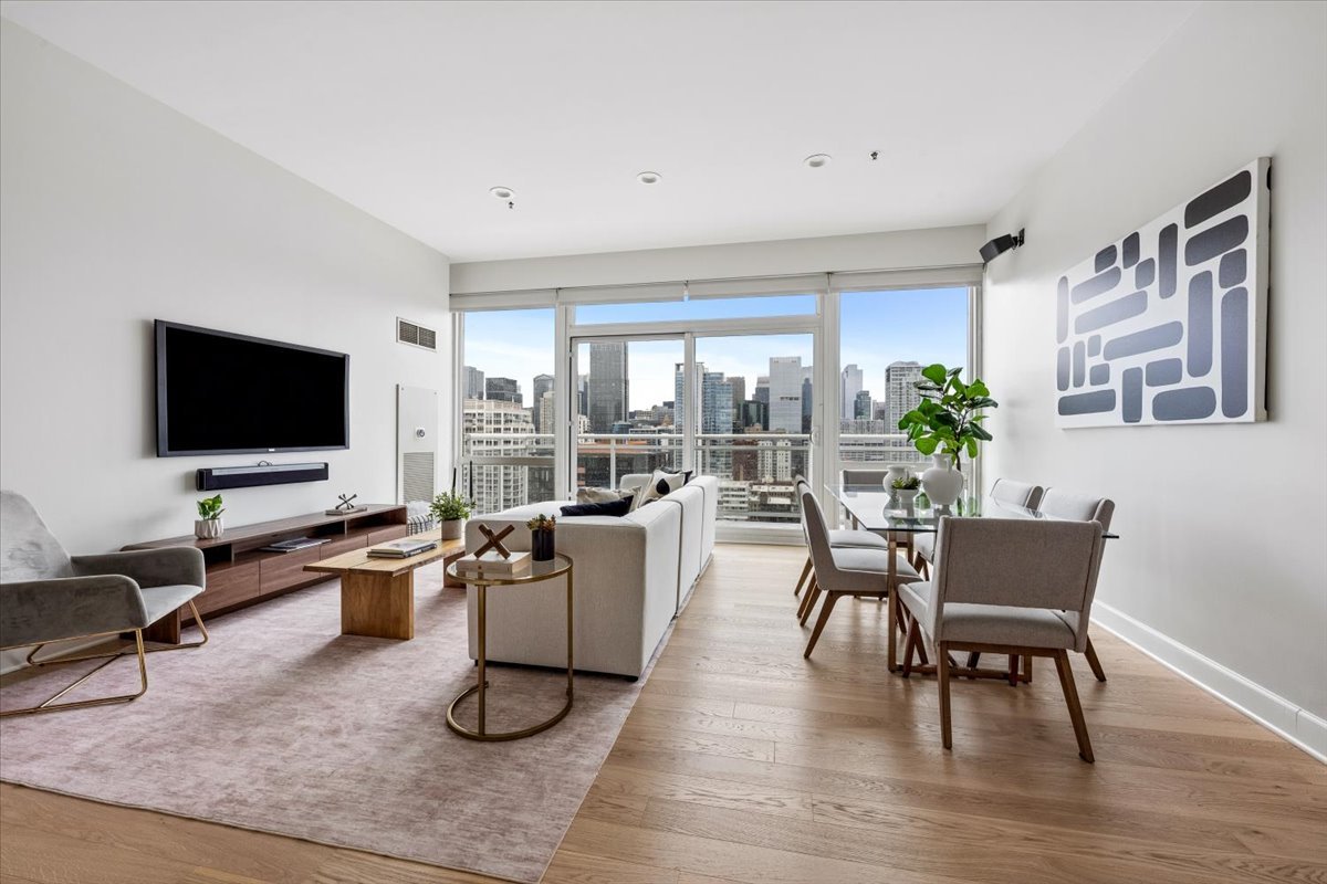 757 N Orleans Street 2206