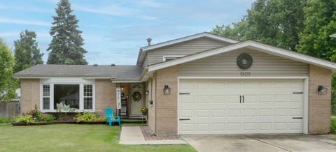 Tiny photo for 1909 E Maya Lane, Mount Prospect, IL 60056 (MLS # 12681123)
