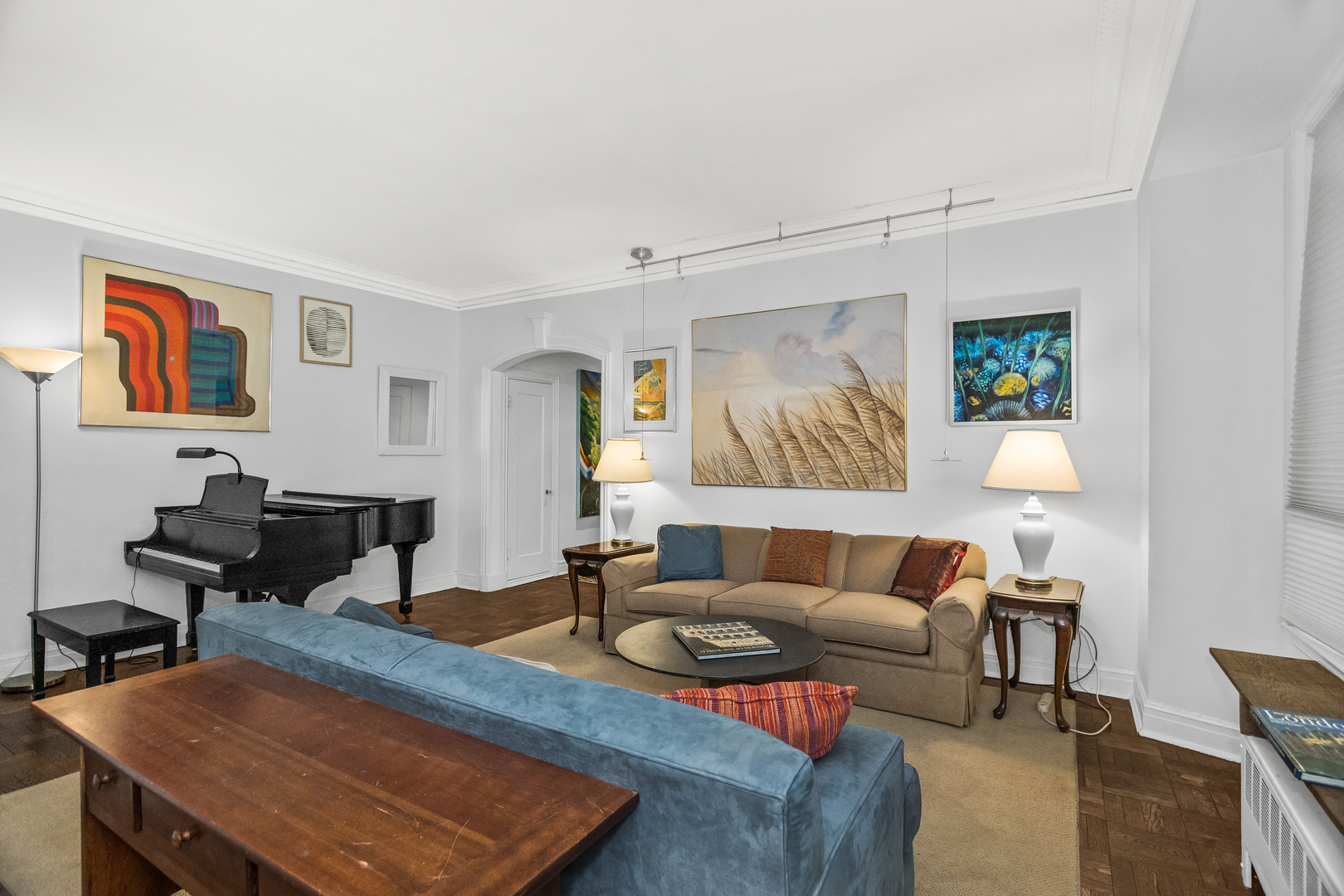 222 E Chestnut Street 3D