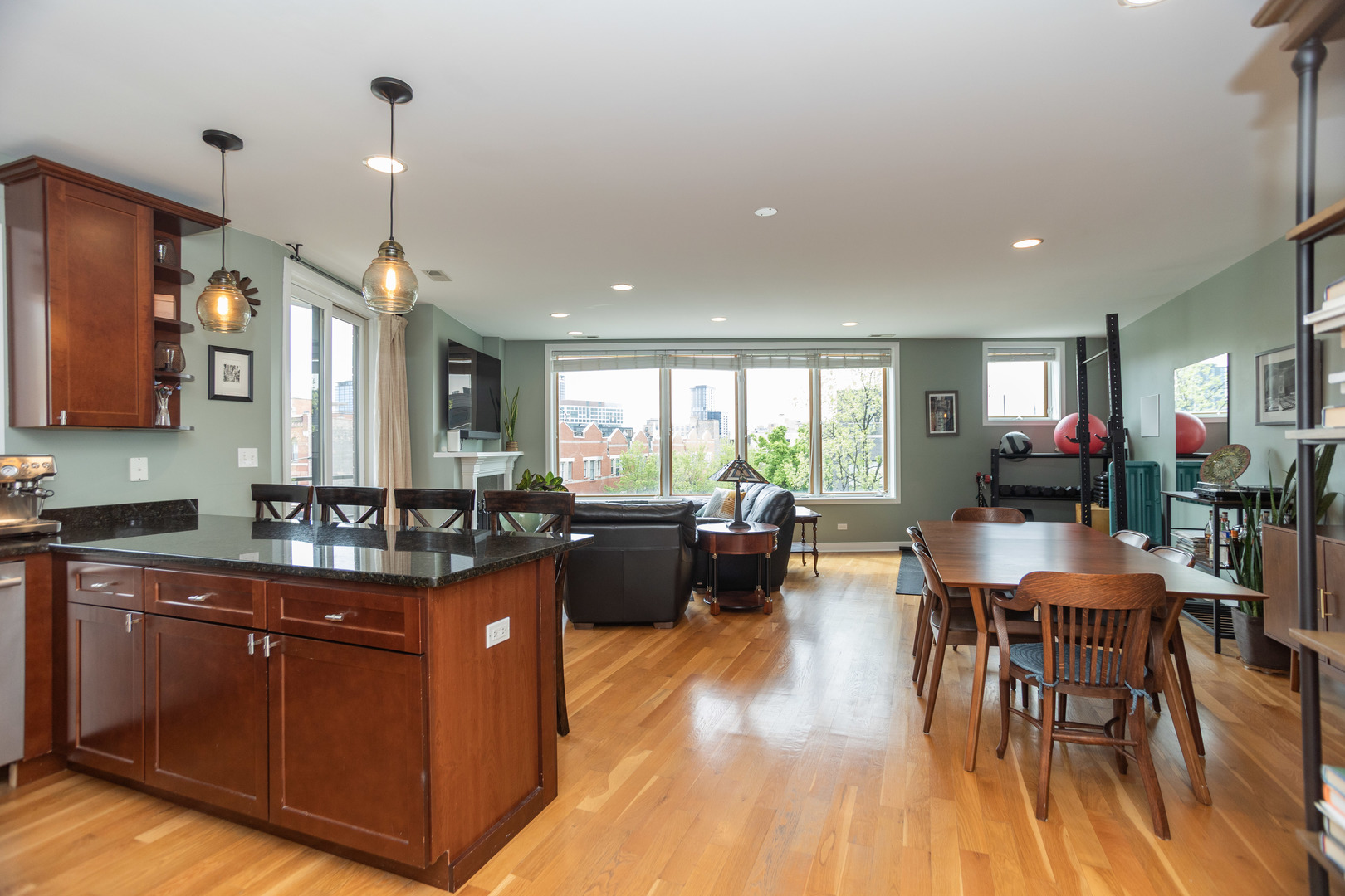 1500 W GRAND Avenue 3E