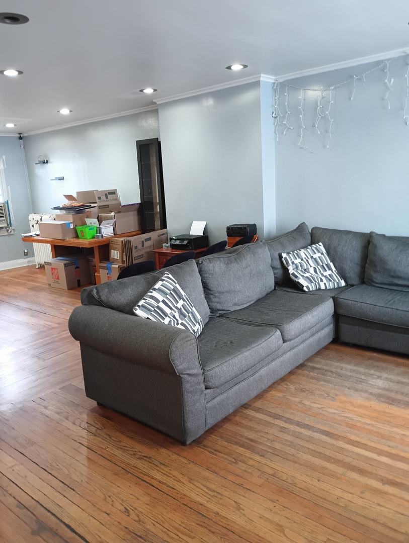 3534 W Le Moyne Street