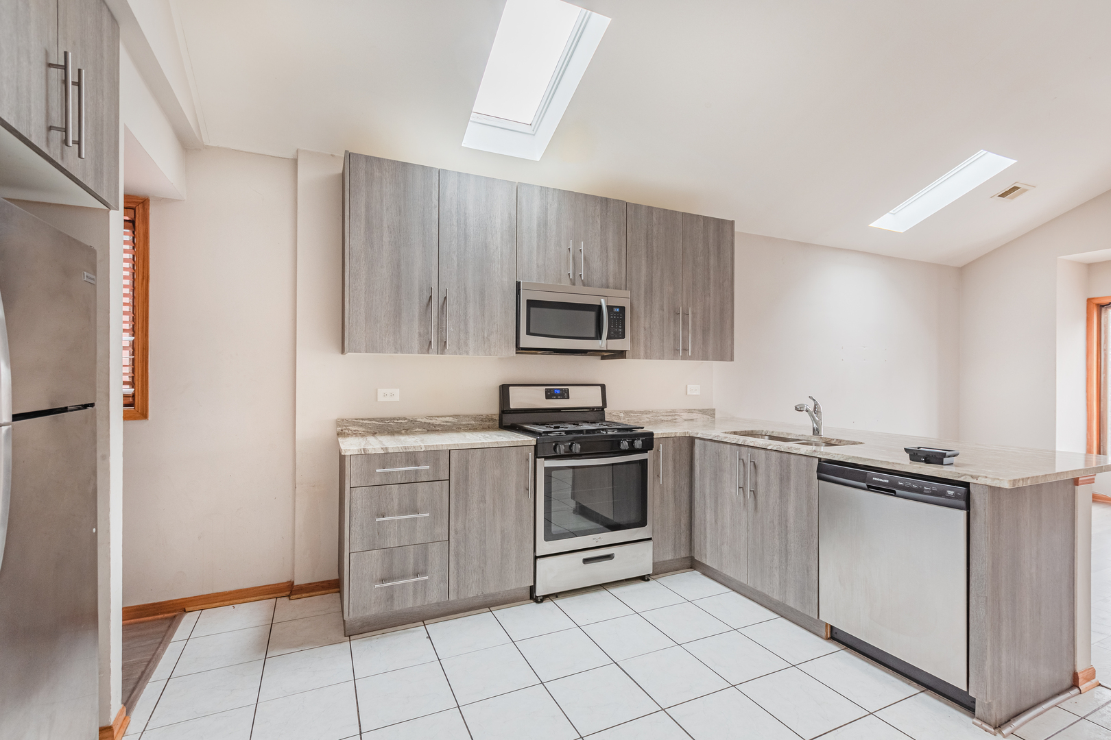 2413 W Taylor Street 3