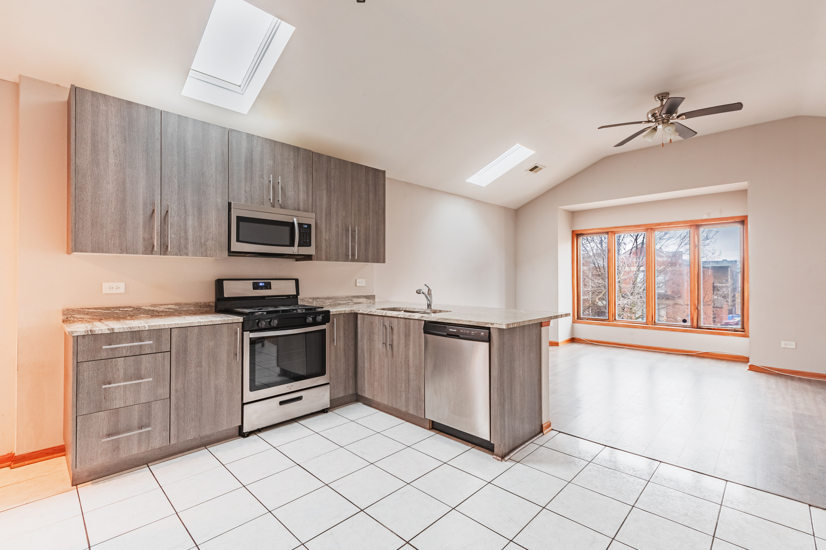 2413 W Taylor Street 3