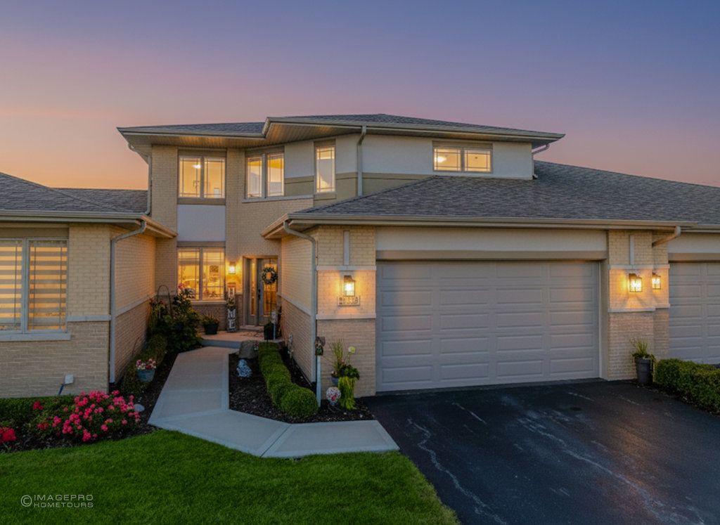 Photo for 20328 Taliesin Way, Frankfort, IL 60423 (MLS # 12490835)