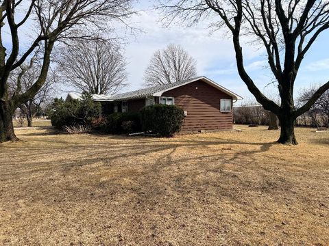 Tiny photo for 815 W Walnut Street, Oglesby, IL 61348 (MLS # 12585337)