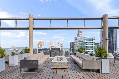 Tiny photo for 600 N FAIRBANKS Court #2803, Chicago, IL 60611 (MLS # 12604543)