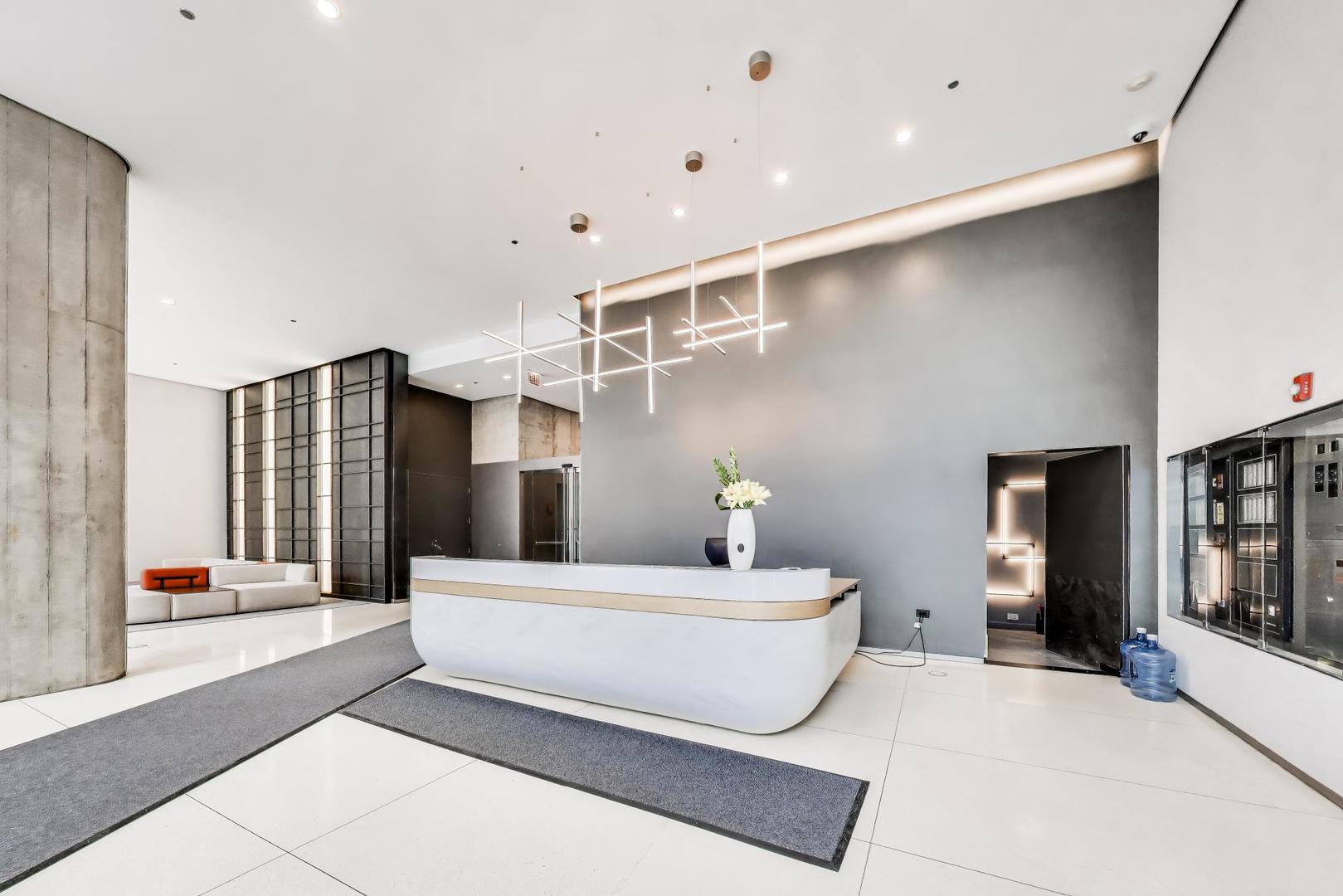 600 N FAIRBANKS Court 2803