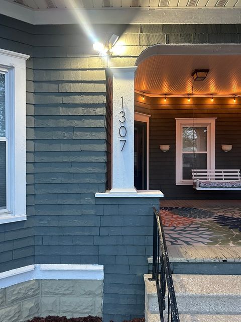 Tiny photo for 1307 S Main Street, Bloomington, IL 61701 (MLS # 12629920)