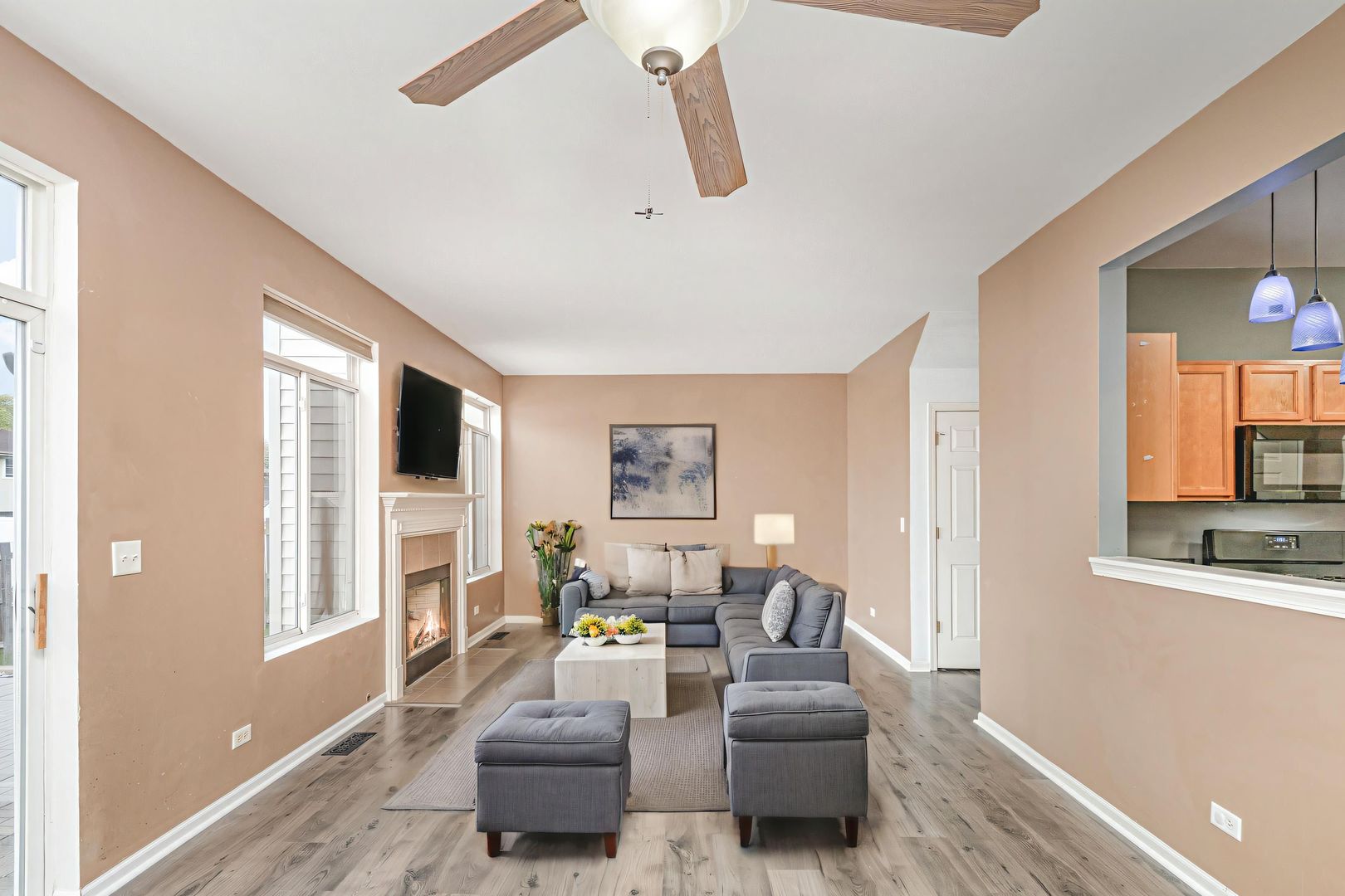 1525 Peachtree Lane 2