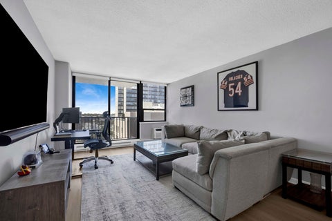 Tiny photo for 2740 N Pine Grove Avenue #9B, Chicago, IL 60614 (MLS # 12680823)