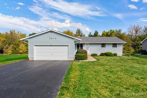 1084 HOLIDAY Drive Lake Holiday IL 60548