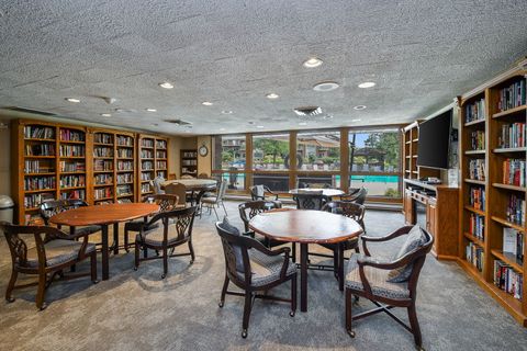 Tiny photo for 5 Oak Brook Club Drive #N305, Oak Brook, IL 60523 (MLS # 12424325)