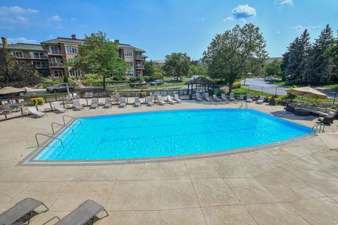 Tiny photo for 5 Oak Brook Club Drive #N305, Oak Brook, IL 60523 (MLS # 12424325)