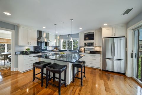 Tiny photo for 5 Oak Brook Club Drive #N305, Oak Brook, IL 60523 (MLS # 12424325)