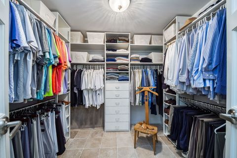 Tiny photo for 5 Oak Brook Club Drive #N305, Oak Brook, IL 60523 (MLS # 12424325)