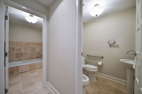 Tiny photo for 5 Oak Brook Club Drive #N305, Oak Brook, IL 60523 (MLS # 12424325)