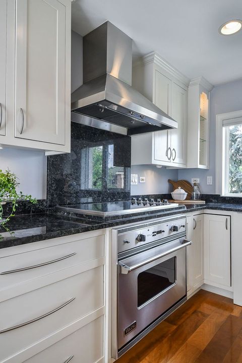 Tiny photo for 5 Oak Brook Club Drive #N305, Oak Brook, IL 60523 (MLS # 12424325)