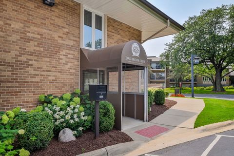Tiny photo for 5 Oak Brook Club Drive #N305, Oak Brook, IL 60523 (MLS # 12424325)