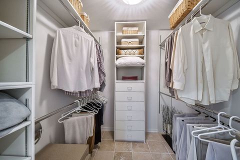 Tiny photo for 5 Oak Brook Club Drive #N305, Oak Brook, IL 60523 (MLS # 12424325)