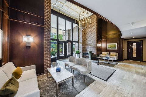 Tiny photo for 5 Oak Brook Club Drive #N305, Oak Brook, IL 60523 (MLS # 12424325)