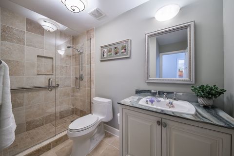 Tiny photo for 5 Oak Brook Club Drive #N305, Oak Brook, IL 60523 (MLS # 12424325)