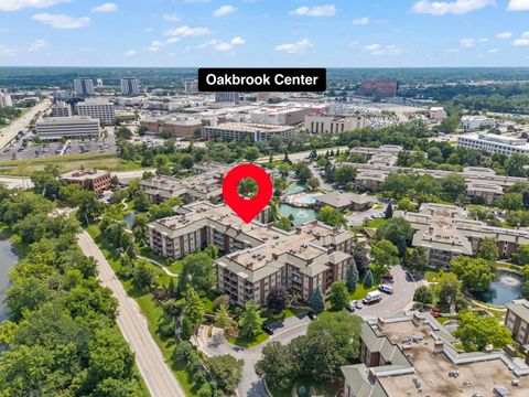 Tiny photo for 5 Oak Brook Club Drive #N305, Oak Brook, IL 60523 (MLS # 12424325)